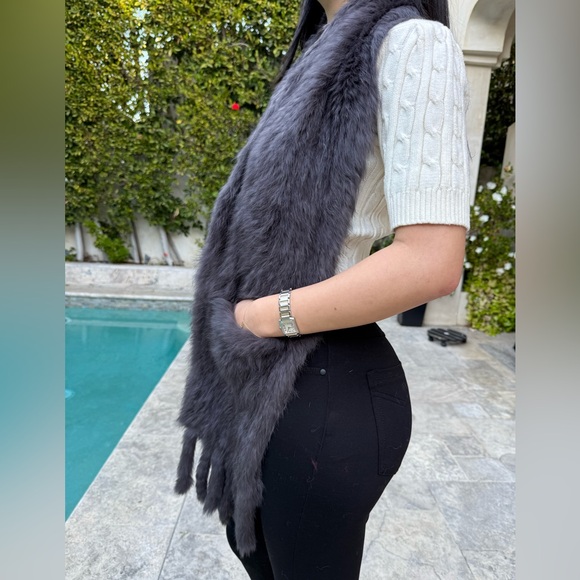 Chic Rabbit Fur Scarf with pockets - Picture 5 of 5